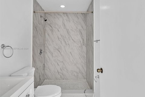 House in West Park, Florida 2 bedrooms, 68.75 sq.m. № 2001053 - photo 12