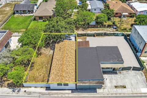 House in West Park, Florida 2 bedrooms, 68.75 sq.m. № 2001053 - photo 16