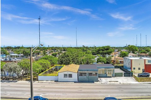 House in West Park, Florida 2 bedrooms, 68.75 sq.m. № 2001053 - photo 19