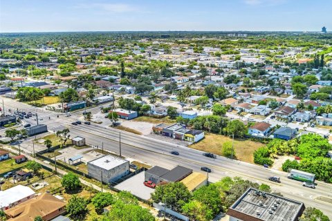 House in West Park, Florida 2 bedrooms, 68.75 sq.m. № 2001053 - photo 20