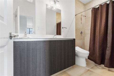 Touwnhouse à vendre à Miami, Floride: 4 chambres, 180.97 m2 № 2006129 - photo 15