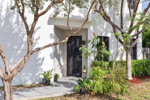 Touwnhouse à vendre à Miami, Floride: 4 chambres, 180.97 m2 № 2006129 - photo 19
