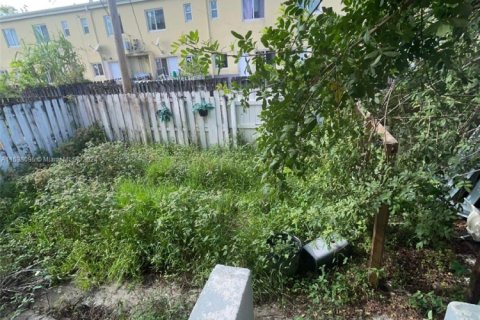 Condo in Miami, Florida, 2 bedrooms  № 1977207 - photo 18