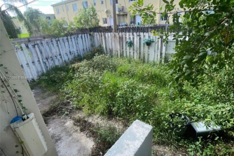 Condo in Miami, Florida, 2 bedrooms  № 1977207 - photo 19