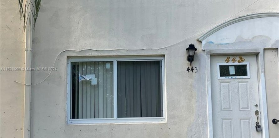 Condo in Miami, Florida, 2 bedrooms  № 1977207