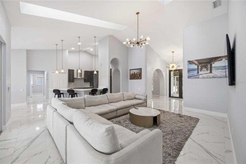 Купить виллу или дом в Порт-Шарлотт, Флорида 9 комнат, 230.86м2, № 2098058 - фото 13
