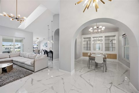Купить виллу или дом в Порт-Шарлотт, Флорида 9 комнат, 230.86м2, № 2098058 - фото 7