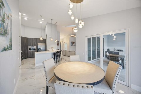 Купить виллу или дом в Порт-Шарлотт, Флорида 9 комнат, 230.86м2, № 2098058 - фото 22