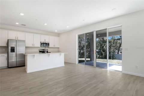 Casa en venta en Apopka, Florida, 4 dormitorios, 213.68 m2 № 1899076 - foto 9