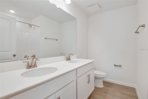 Casa en venta en Apopka, Florida, 4 dormitorios, 213.68 m2 № 1899076 - foto 12