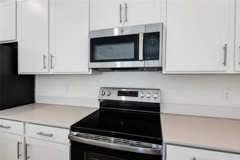 Casa en venta en Apopka, Florida, 4 dormitorios, 213.68 m2 № 1899076 - foto 7