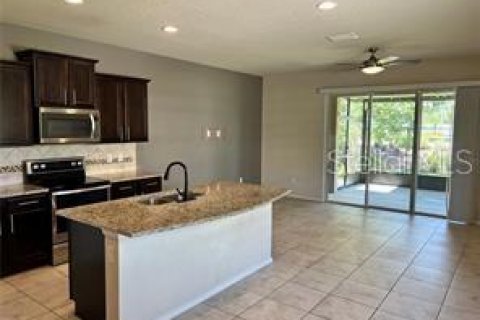 Touwnhouse à louer à Tampa, Floride: 3 chambres, 174.66 m2 № 2091955 - photo 4