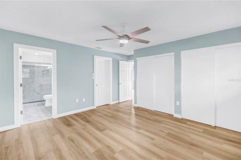 House in Sarasota, Florida 2 bedrooms, 143.53 sq.m. № 2379397 - photo 29