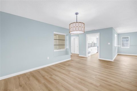 House in Sarasota, Florida 2 bedrooms, 143.53 sq.m. № 2379397 - photo 15