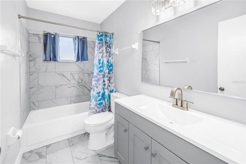 House in Sarasota, Florida 2 bedrooms, 143.53 sq.m. № 2379397 - photo 9