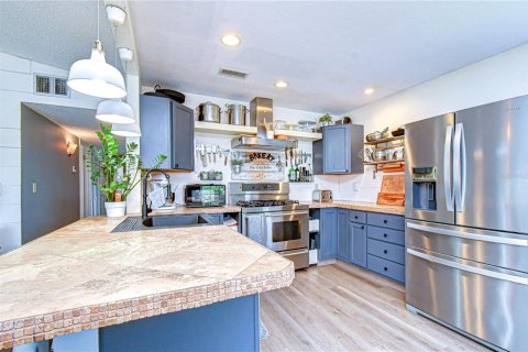 House in Valrico, Florida 3 bedrooms, 111.85 sq.m. № 2097624 - photo 8