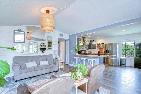 House in Valrico, Florida 3 bedrooms, 111.85 sq.m. № 2097624 - photo 6