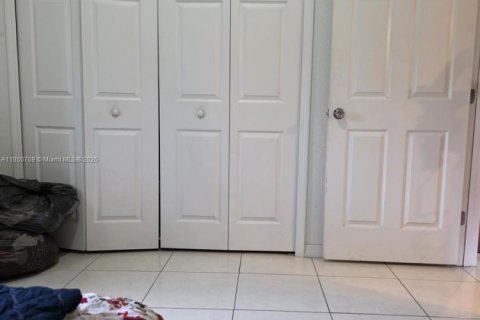 House in Miami, Florida 3 bedrooms, 104.05 sq.m. № 1875698 - photo 26