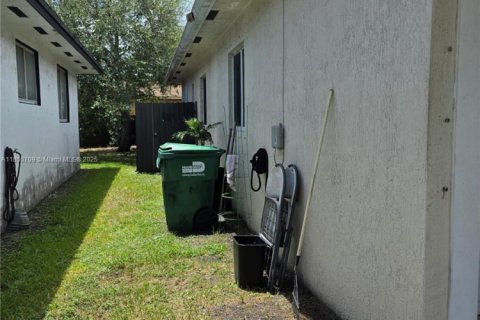 House in Miami, Florida 3 bedrooms, 104.05 sq.m. № 1875698 - photo 3