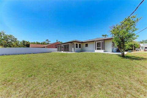 House in Port Charlotte, Florida 2 bedrooms, 130.16 sq.m. № 1653654 - photo 29