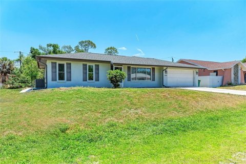 House in Port Charlotte, Florida 2 bedrooms, 130.16 sq.m. № 1653654 - photo 2