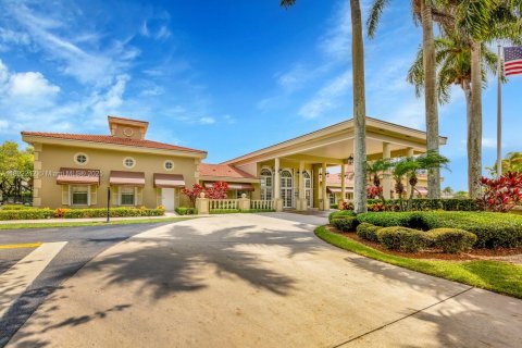 Купить виллу или дом в Хомстед, Флорида 2 спальни, 108.79м2, № 2048261 - фото 16