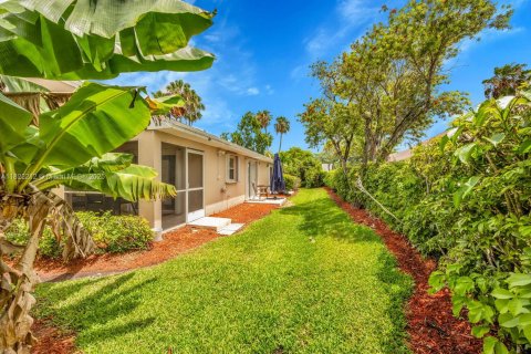 Купить виллу или дом в Хомстед, Флорида 2 спальни, 108.79м2, № 2048261 - фото 13