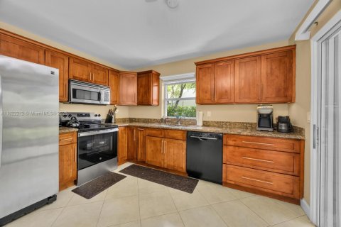 Купить виллу или дом в Хомстед, Флорида 2 спальни, 108.79м2, № 2048261 - фото 1