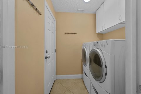 Купить виллу или дом в Хомстед, Флорида 2 спальни, 108.79м2, № 2048261 - фото 9