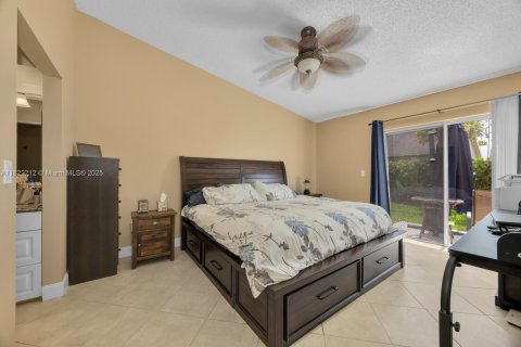 Купить виллу или дом в Хомстед, Флорида 2 спальни, 108.79м2, № 2048261 - фото 3