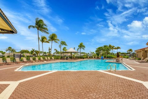 Купить виллу или дом в Хомстед, Флорида 2 спальни, 108.79м2, № 2048261 - фото 17