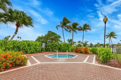 Купить виллу или дом в Хомстед, Флорида 2 спальни, 108.79м2, № 2048261 - фото 18