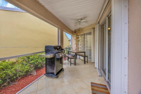 Купить виллу или дом в Хомстед, Флорида 2 спальни, 108.79м2, № 2048261 - фото 10