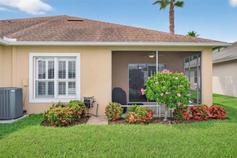 Casa en venta en Land O' Lakes, Florida, 2 dormitorios, 156.91 m2 № 1918253 - foto 9