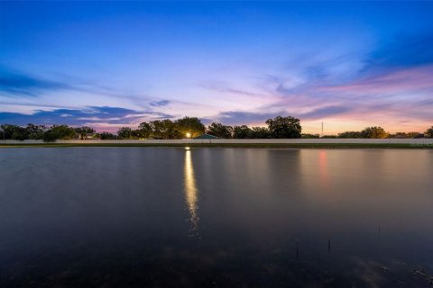 Casa en venta en Land O' Lakes, Florida, 2 dormitorios, 156.91 m2 № 1918253 - foto 2