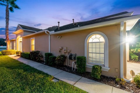Casa en venta en Land O' Lakes, Florida, 2 dormitorios, 156.91 m2 № 1918253 - foto 5