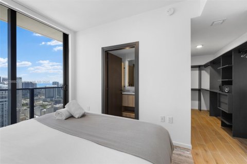 Снять в аренду кондоминиум в Майами, Флорида 3 спальни, 105.44м2, № 1934049 - фото 25