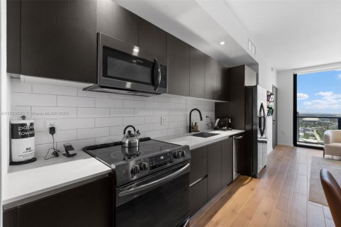 Снять в аренду кондоминиум в Майами, Флорида 3 спальни, 105.44м2, № 1934049 - фото 6