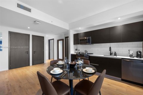 Снять в аренду кондоминиум в Майами, Флорида 3 спальни, 105.44м2, № 1934049 - фото 7