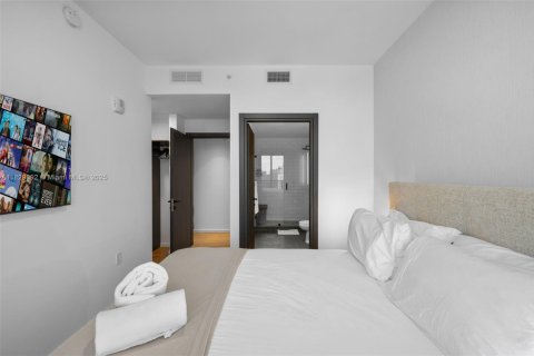 Снять в аренду кондоминиум в Майами, Флорида 3 спальни, 105.44м2, № 1934049 - фото 29