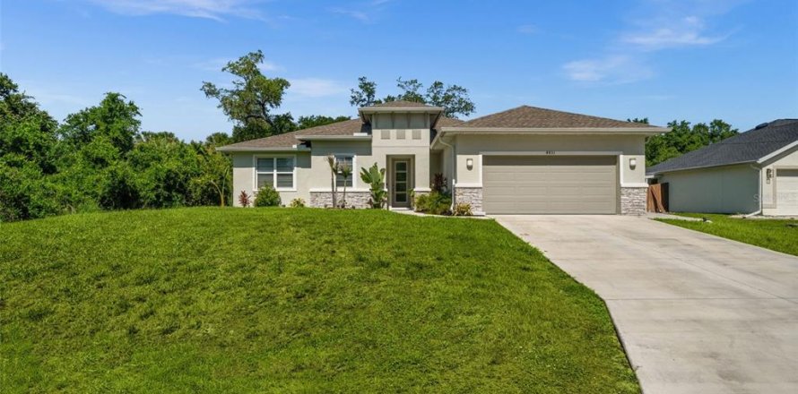 House in North Port, Florida 3 bedrooms, 179.21 sq.m. № 2220372