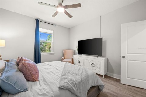House in North Port, Florida 3 bedrooms, 179.21 sq.m. № 2220372 - photo 28