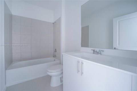 Купить таунхаус в Дания-Бич, Флорида 3 спальни, 152.45м2, № 2061145 - фото 28