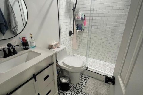 Снять в аренду таунхаус в Хайалиа, Флорида 2 спальни, 95.88м2, № 1992563 - фото 4