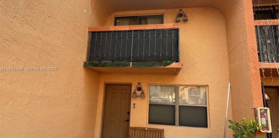 Таунхаус в Хайалиа, Флорида 2 спальни, 95.88м2 № 1992563