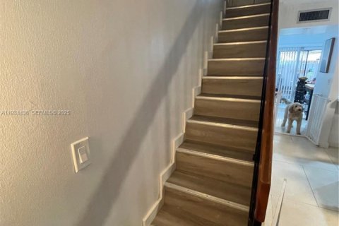 Снять в аренду таунхаус в Хайалиа, Флорида 2 спальни, 95.88м2, № 1992563 - фото 7