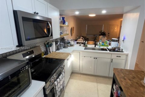 Снять в аренду таунхаус в Хайалиа, Флорида 2 спальни, 95.88м2, № 1992563 - фото 13