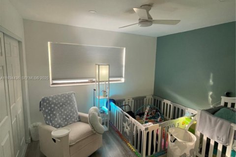 Снять в аренду таунхаус в Хайалиа, Флорида 2 спальни, 95.88м2, № 1992563 - фото 5