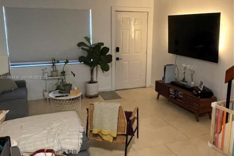 Снять в аренду таунхаус в Хайалиа, Флорида 2 спальни, 95.88м2, № 1992563 - фото 10