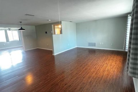House in Port Richey, Florida 3 bedrooms, 137.87 sq.m. № 1906840 - photo 12